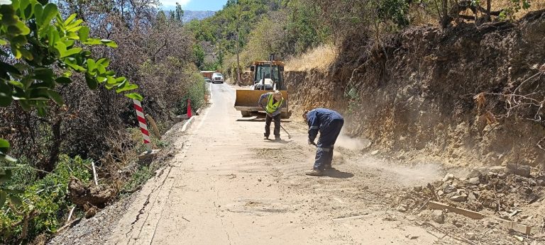 Municipalidad de Río Hurtado toma acciones propias y ensancha caminos con riesgo de socavón