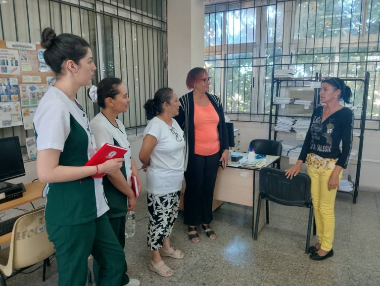 Técnicas en enfermería ovallinas realizan pasantía en Cuba tras destacado desempeño en Congreso Internacional