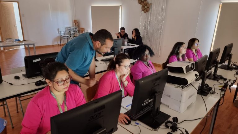 Comenzaron las capacitaciones del sistema informático ALMA en el Hospital de Ovalle