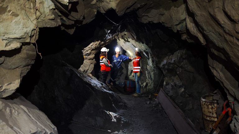 Gobierno reabre postulaciones a patente minera rebajada para pequeña minería