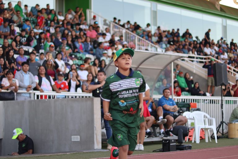 Hinchas podrán diseñar y elegir la camiseta con que Deportes Ovalle retornará al fútbol competitivo