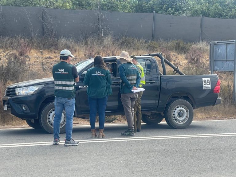 Controles carreteros y refuerzo del llamado a no trasladar productos frutícolas por campaña de Mosca de la Fruta