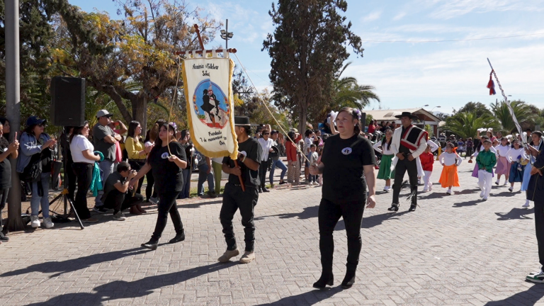 Sotaquí conmemora las Glorias Navales y celebra sus 475 años con desfile comunitario