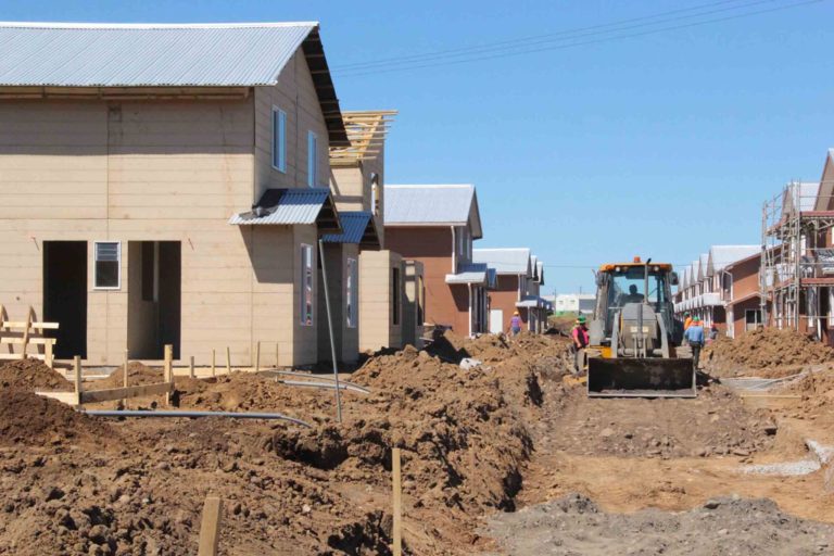 Emergencia Habitacional: Más de 9 mil viviendas con servicios entregadas gracias a alianza público-privada