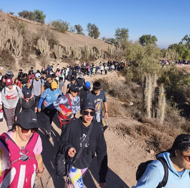 Más de 300 personas participaron en jornada de Trekking Familiar en Ovalle