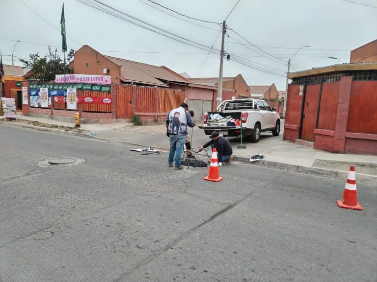 Municipalidad de Ovalle realiza reparación de baches en calles de la ciudad