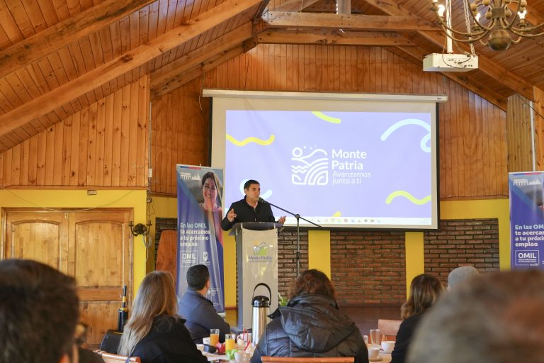 Desayuno empresarial: Monte Patria capacita a empresas locales en resolución de conflictos y autonomía laboral