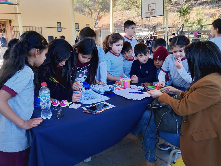 Promueven la vida saludable en escuela de La Chimba con «Recreo Entretenido»