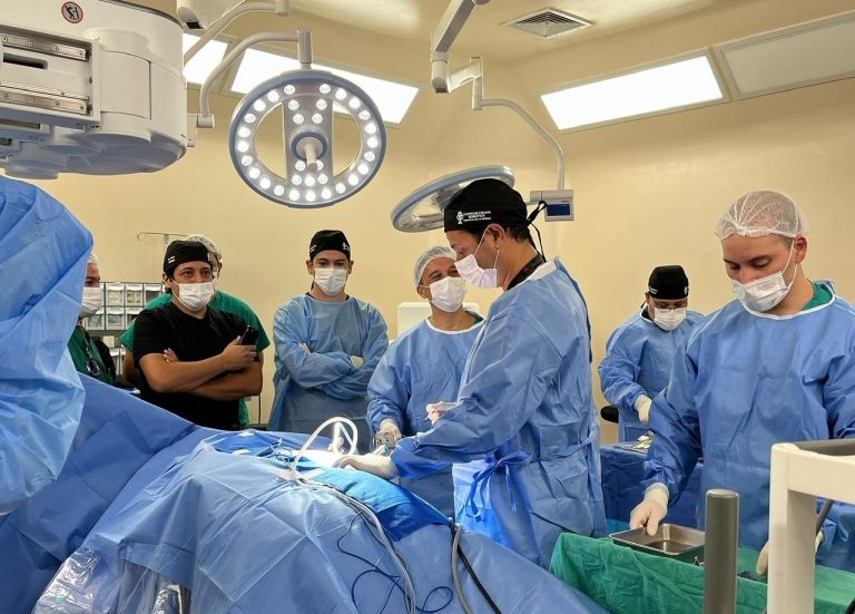 Revolución en la salud pediátrica en el Limarí: joven de Monte Patria fue intervenido con cirugía robótica