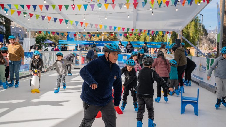 Cierran inscripciones para la utilización de la pista de hielo en Ovalle debido a la alta demanda