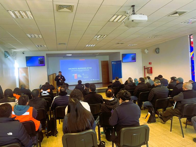Dirección del Trabajo lidera mesa de diálogo con contratistas de Minera Los Pelambres en Los Vilos