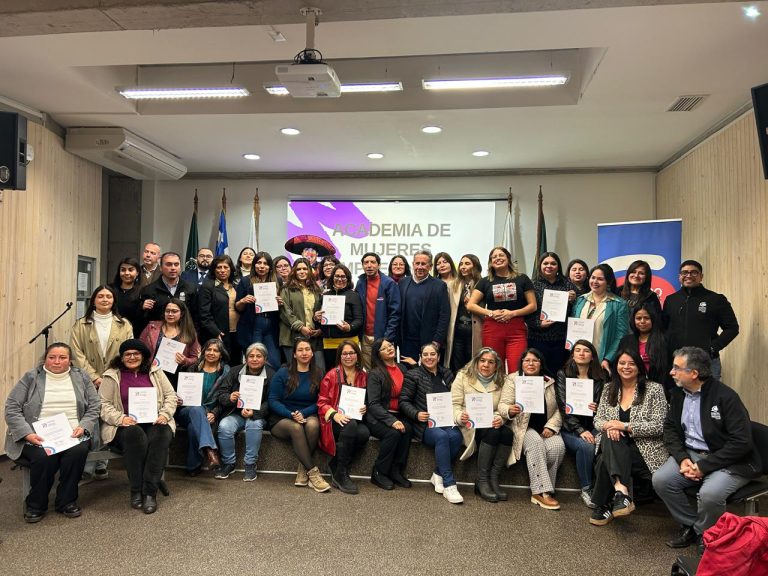 Certifican a 34 mujeres empresarias en la Provincia de Limarí tras exitosa Academia Empresarial