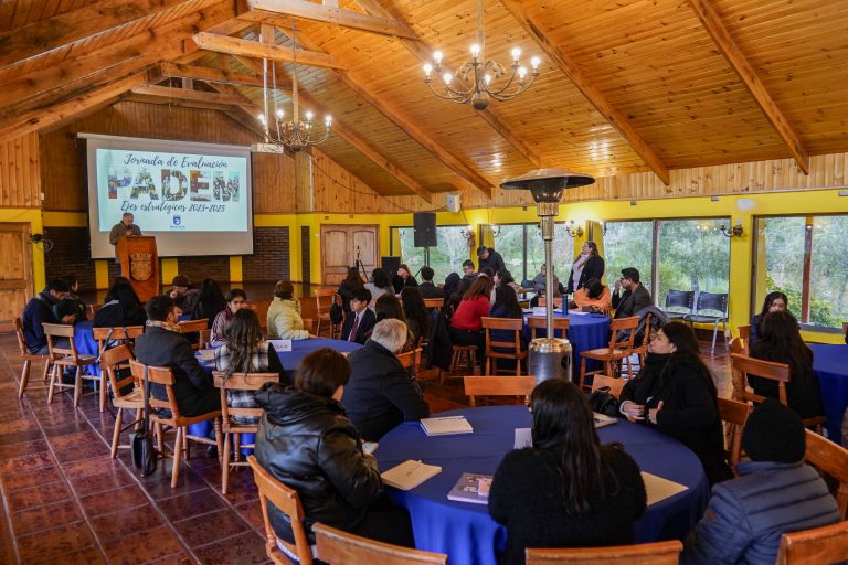 Comunidad educativa de Monte Patria realiza exitoso proceso de evaluación PADEM