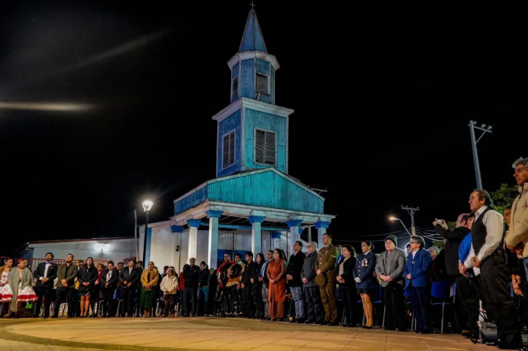 Chañaral Alto conmemoró sus 120 años con emotiva ceremonia y gran desfile comunitario