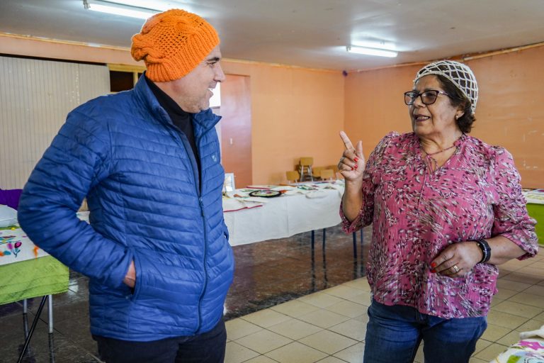 Mujeres de El Palqui emprenden con trabajos en lana gracias al proyecto “Manos Mágicas”