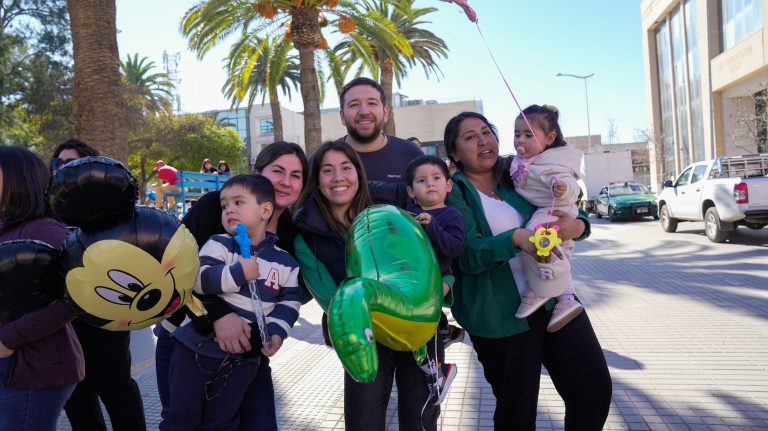 Ovalle celebró el Día de la Familia con música, juegos y deporte en la plaza de armas