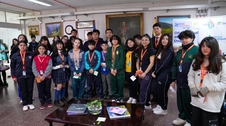 Niños y jóvenes dialogan con el alcalde en encuentro participativo “Ovalle también es mío”