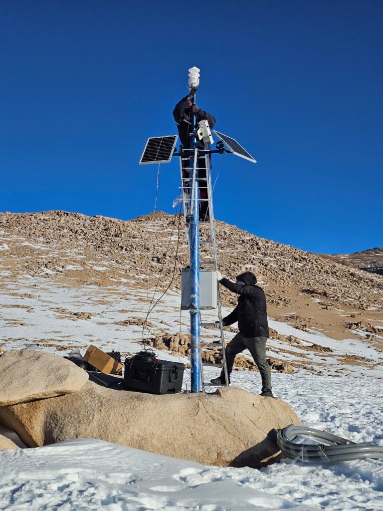 Nuevo instrumento permitirá ampliar red hidrométrica de la región mejorando estimaciones de deshielos