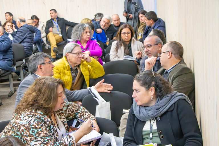 Directores de colegios públicos de Ovalle se capacitan en liderazgo educativo