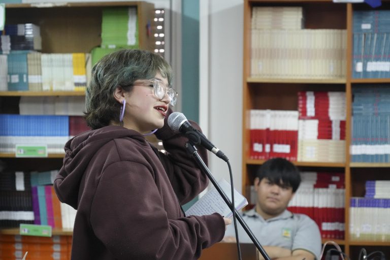 El Taller «Yacas de Biblioteca» cerró con una inspiradora gala literaria en el Liceo Bicentenario Eduardo Frei