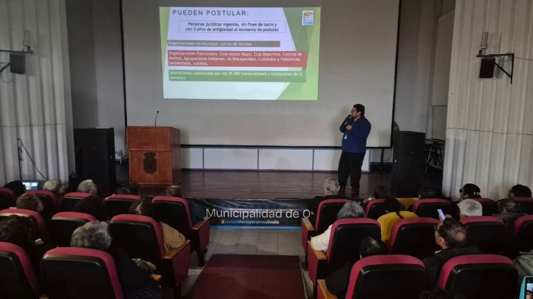 Dirigentes de Clubes de Adultos Mayores de Ovalle se capacitan para postular a fondos concursables municipales
