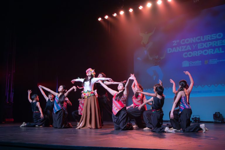 Estudiantes brillan en el escenario del 2do Concurso de Danza y Expresión Corporal