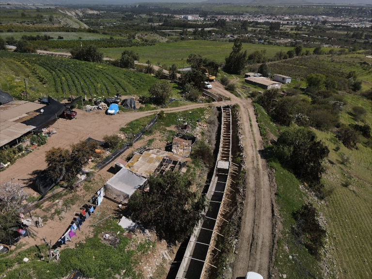 Agricultores de Ovalle optimizan el uso del agua con millonaria obra de revestimiento en canal Camarico