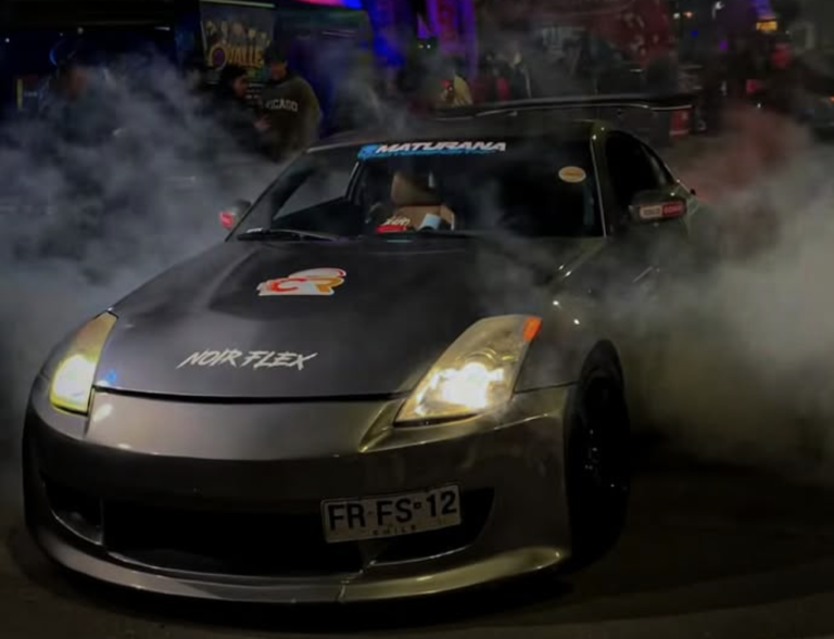 Ovalle se prepara para un evento de exhibición automotriz en Comercial Estación 