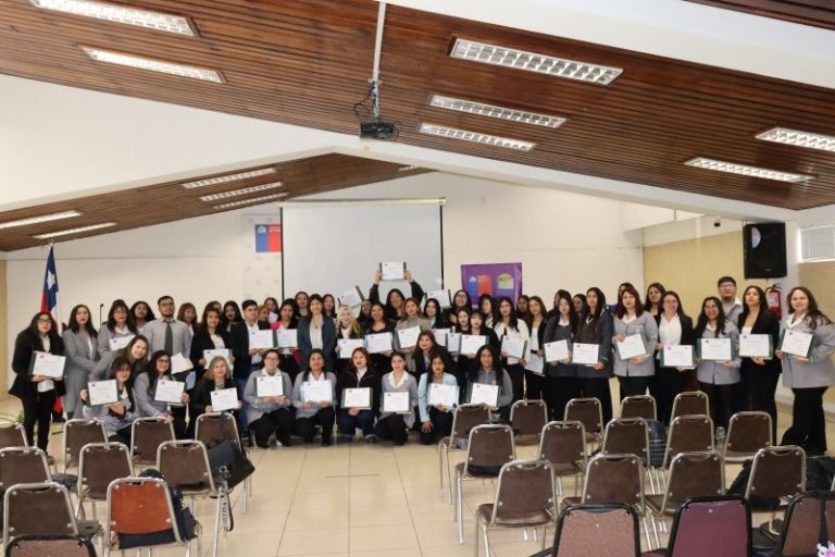 Estudiantes se certifican para promover derechos sexuales y reproductivos en sus comunidades