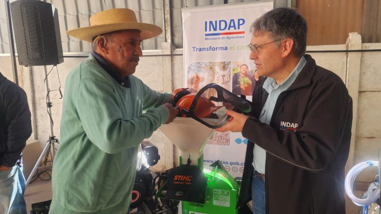 Mundo Rural combarbalino obtiene maquinarias, implementos o infraestructuras