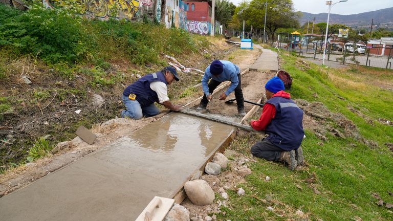 Ejecutan obras de mejoramiento en acceso principal a poblaciones Pacífico y El Molino