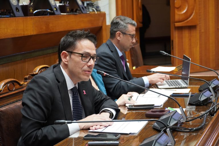 Gobernador Juliá defiende en el Congreso el Presupuesto 2026 y llama a destrabar inversiones