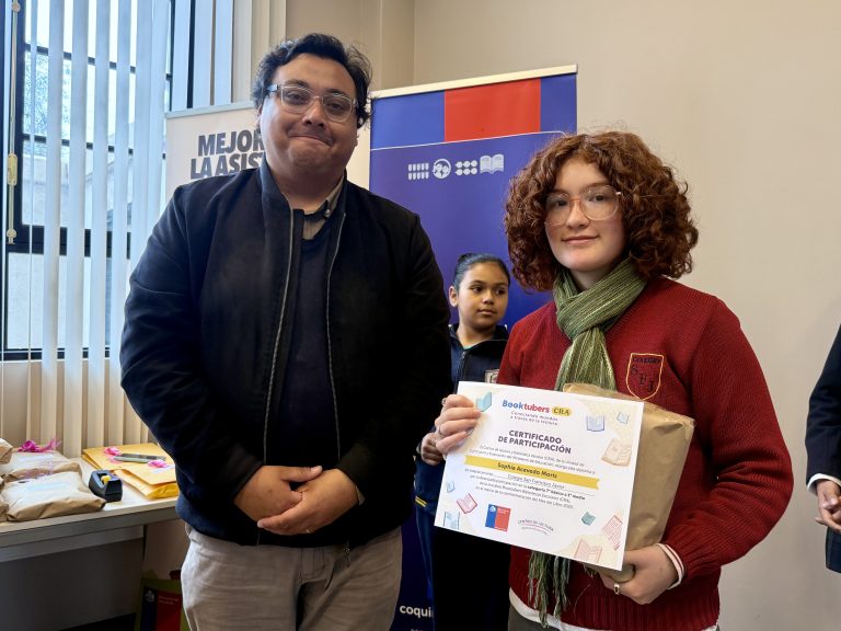 Estudiantes de la región son reconocidos en ceremonia regional de “Booktubers Bibliotecas Escolares CRA 2025”
