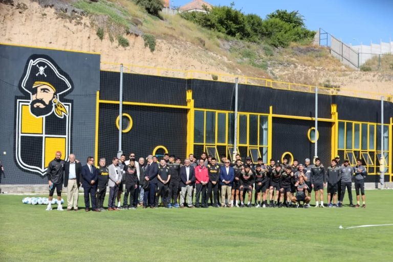 Gobernador Regional visita al campeón del fútbol chileno Coquimbo Unido en el Complejo Las Rosas