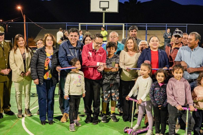 Modernizan multicanchas en Pedregal y Los Tapia para promover una vida sana