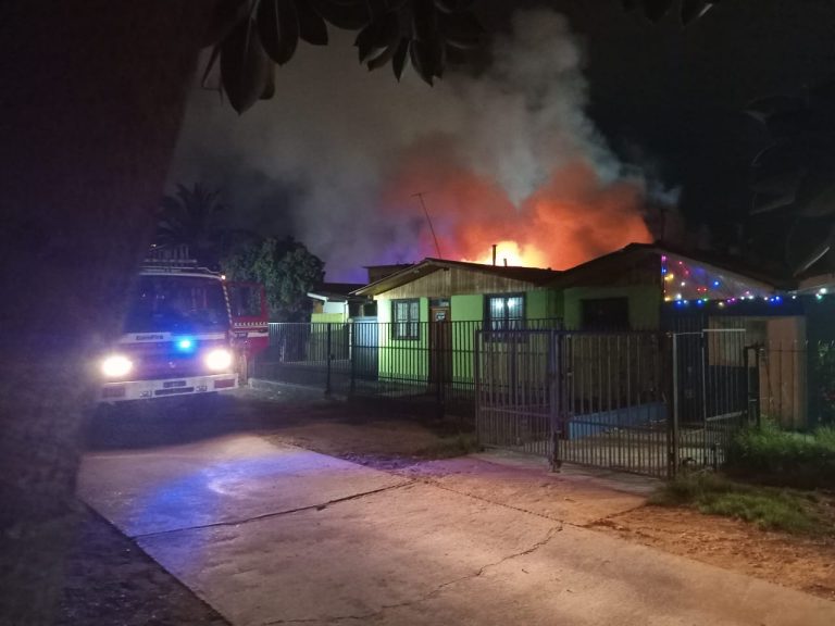 Incendio Afecta Dos Viviendas y Deja 12 Damnificados en Ovalle