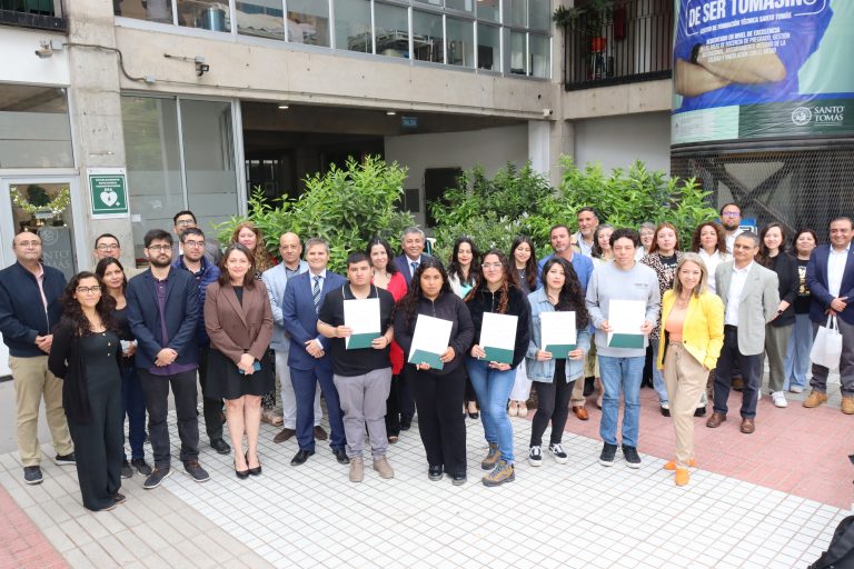 Estudiantes de Ovalle se certifican como la primera generación de Asistentes Técnicos de Cooperativas
