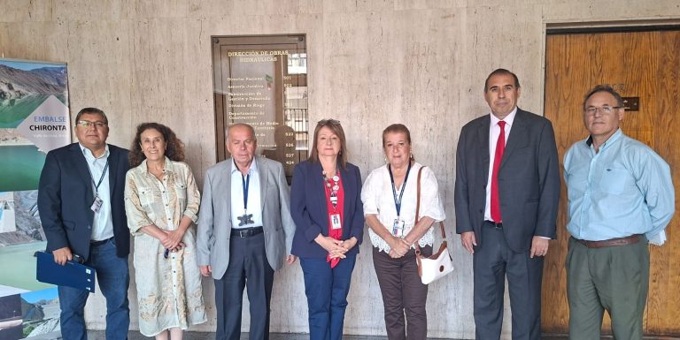 Sector agrícola regional gestiona en Santiago soluciones urgentes ante la grave crisis hídrica