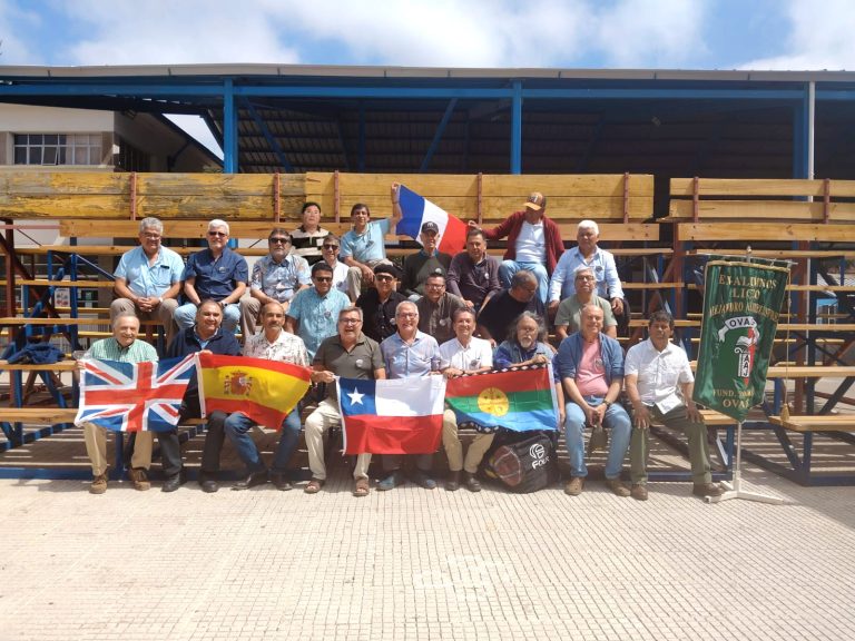 Exalumnos de la Generación 1979 rinden emotivo tributo a su alma mater en el Liceo Alejandro Álvarez Jofré