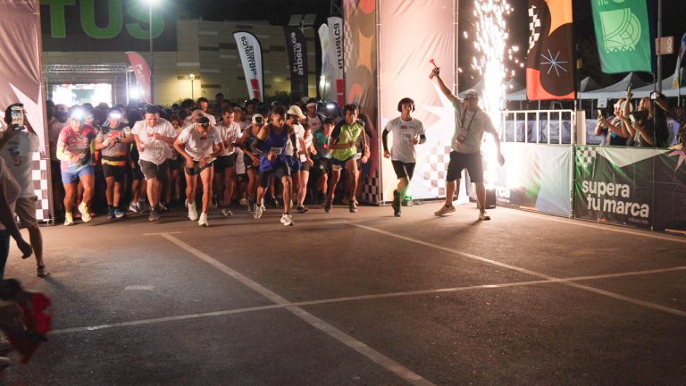 “Supera Tu Marca”: Ovalle se iluminó con masiva corrida nocturna que reunió a más de 2 mil personas