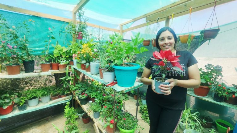 Junto a sus animales y plantas: joven de Río Hurtado decide quedarse en el campo y construir su futuro en él