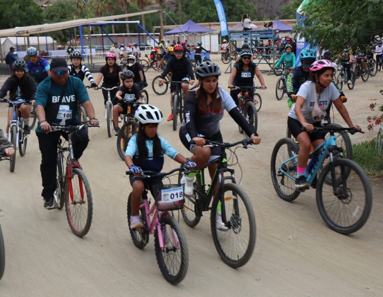 Cientos de ciclistas dan vida a la primera cicletada familiar del 2026 en Ovalle