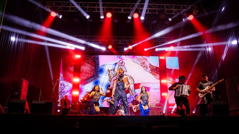 Festival Anatauma Kullkutaya celebra su mayoría de edad con show de primer nivel 