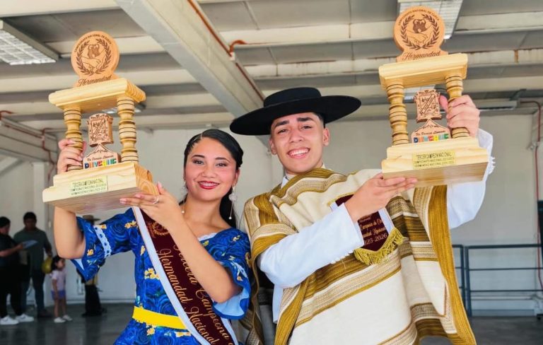 Orgullo ovallino: Emilia Araya y Matías Opazo se coronan como los terceros mejores cuequeros de Chile