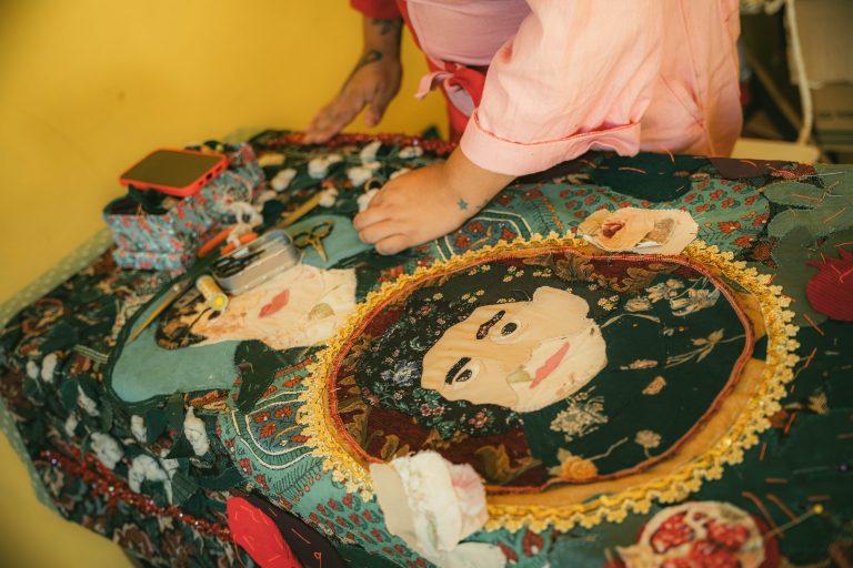 Exposición “Retazos de Historias” combina arte textil y memoria sonora para visibilizar a mujeres de Limarí, Elqui y Choapa