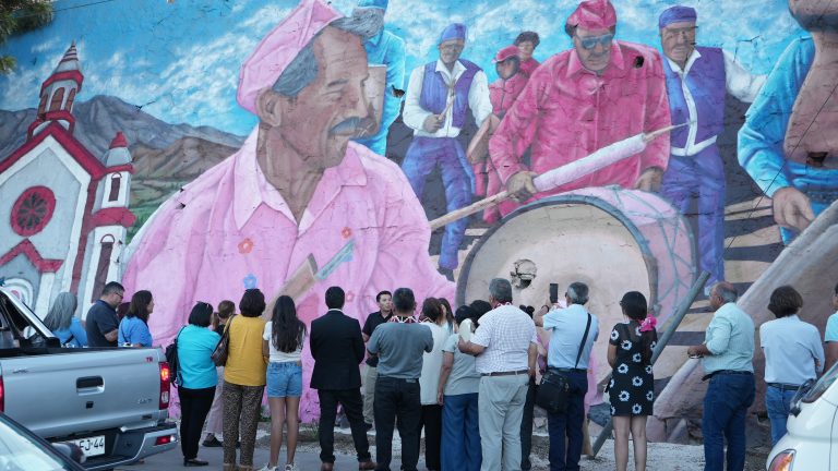 Ovalle inaugura gran mural de 750 metros cuadrados en el acceso norte de la ciudad