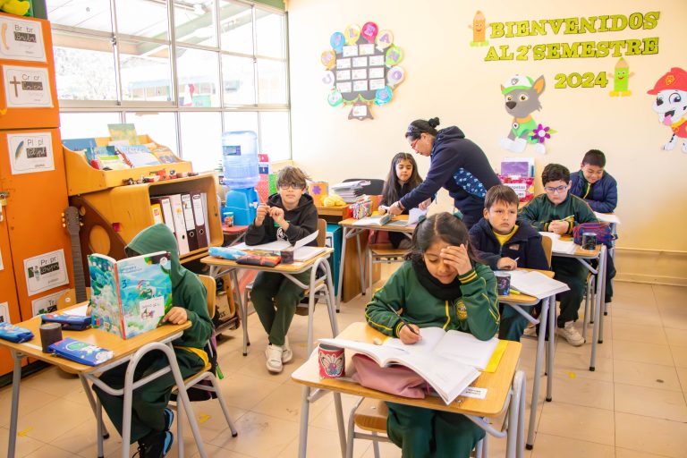 Escuelas públicas urbanas y rurales de Ovalle obtienen reconocimiento de Excelencia Académica